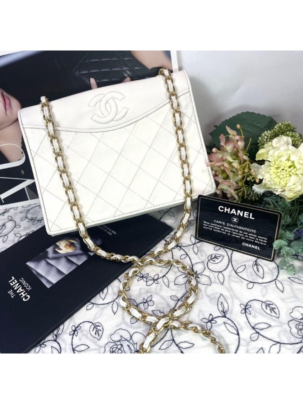 Chanel Vintage Quilted CC Logo Bag White